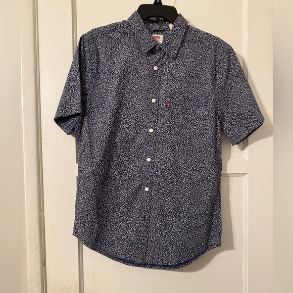 Levi’s men button down shirt NWT SMALL - Picture 1 of 4